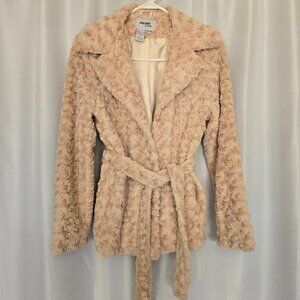NWOT - Beige faux fur jacket with belt
